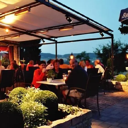 Am Rosenberg 3*