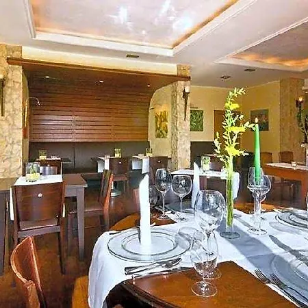 Am Rosenberg 3*